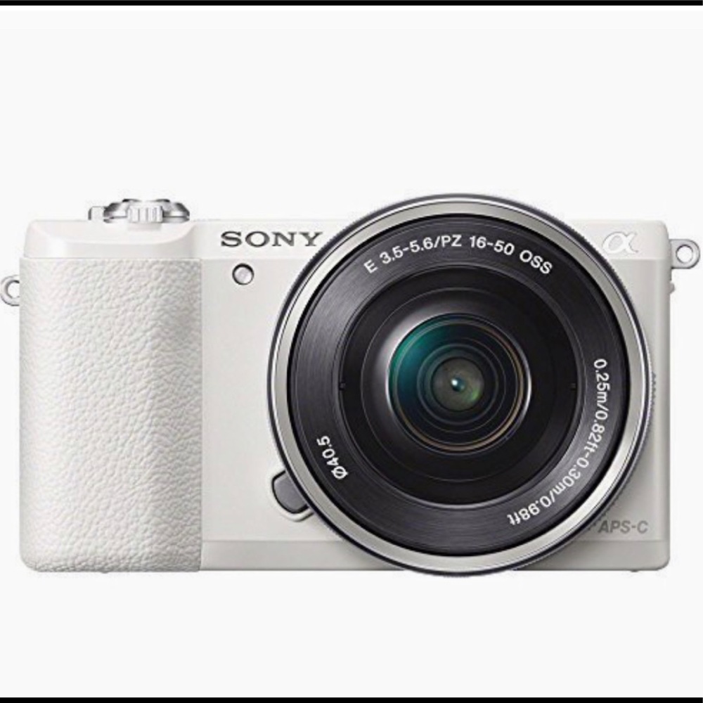 Sony a5100 camera with 16-50 mm lens